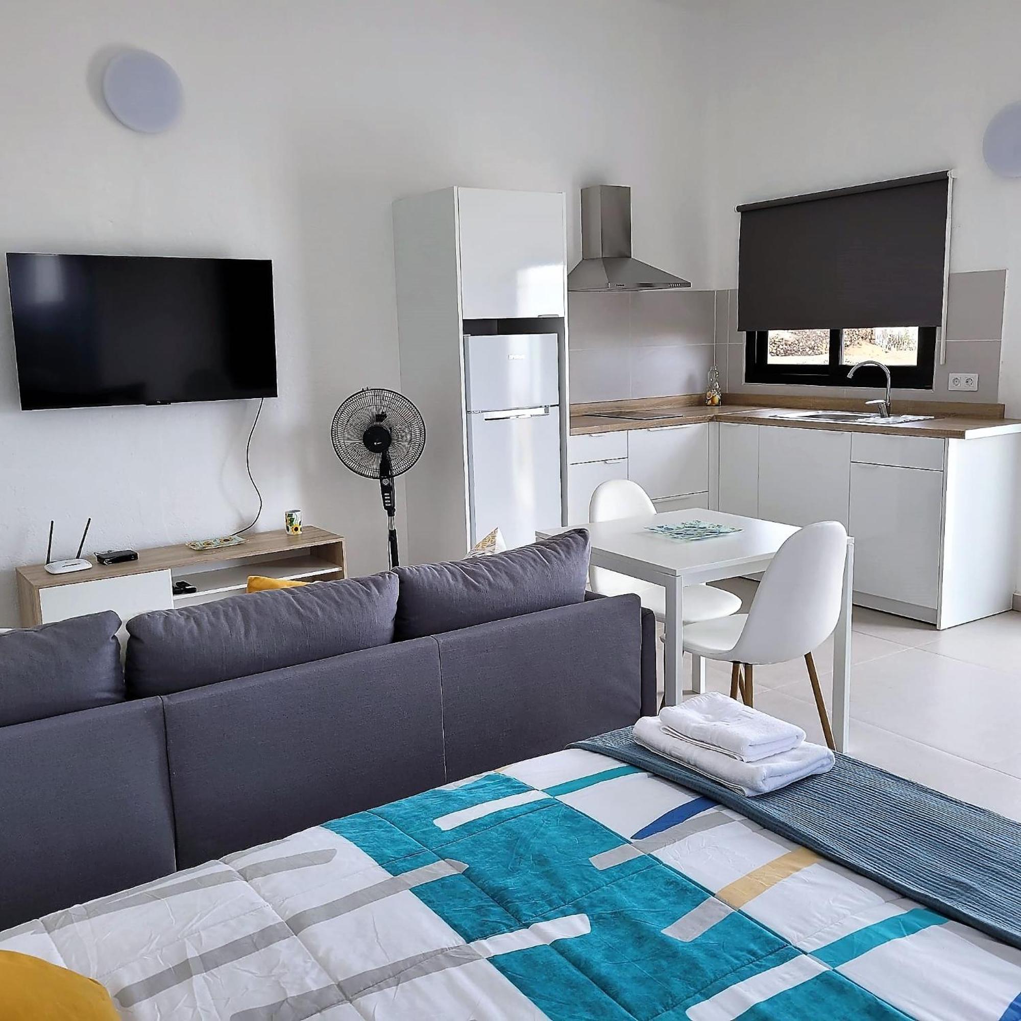 Apartamentos Falcon تيناجون المظهر الخارجي الصورة